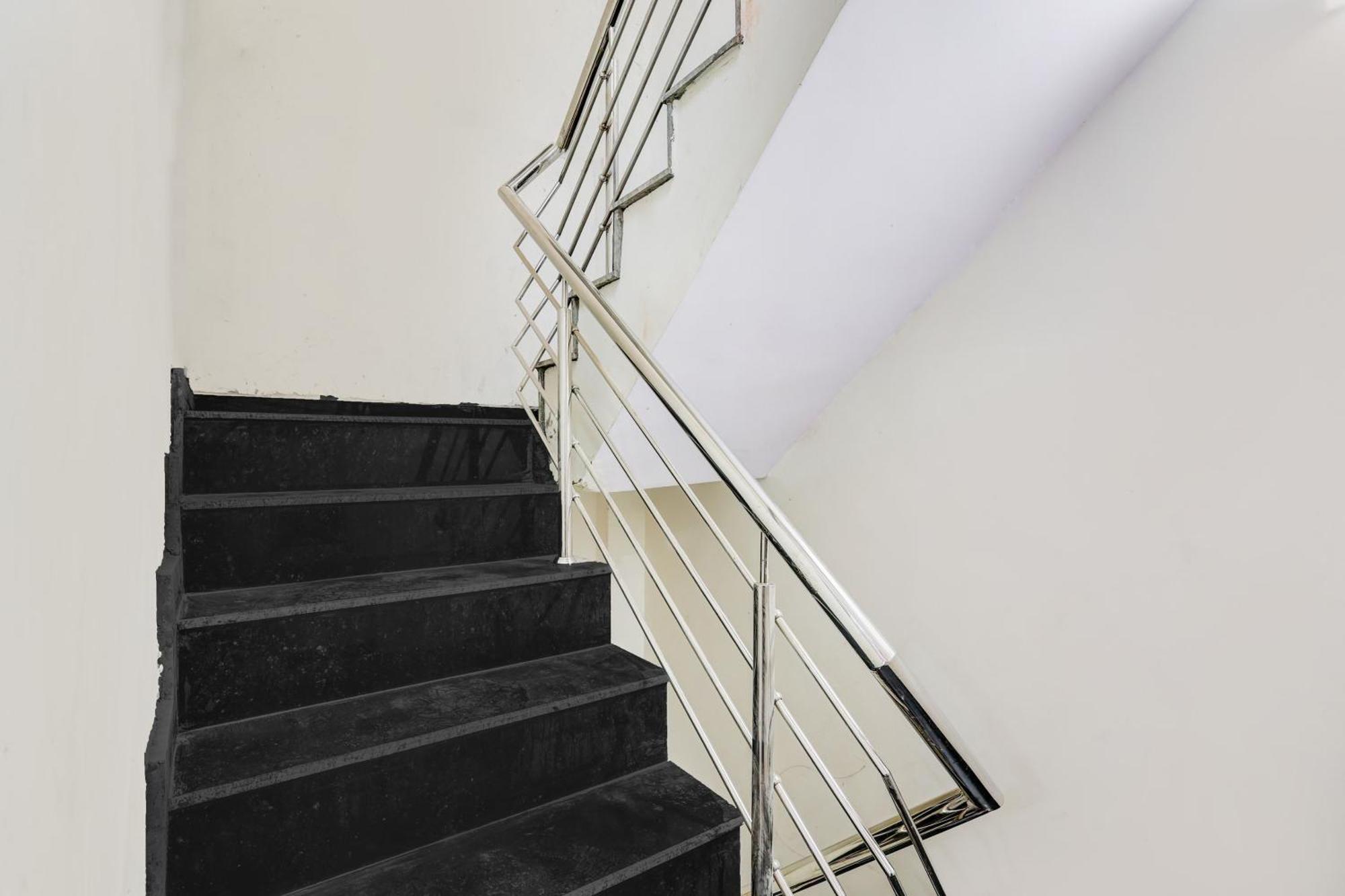 Hotel O Govind Residency นิวเดลี ภายนอก รูปภาพ